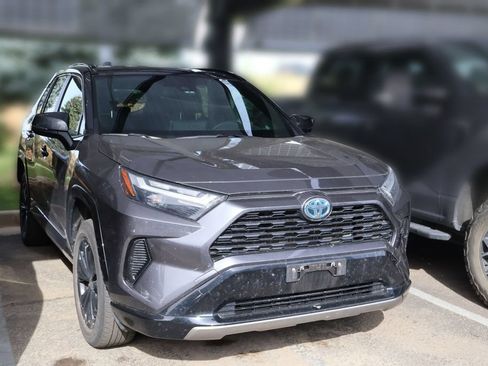 Used 2023 Toyota RAV4 SE w/ SE Grade Weather Package AWD/4WD image 12