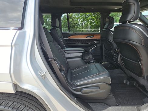 Used 2021 Jeep Grand Cherokee L Summit AWD/4WD image 25