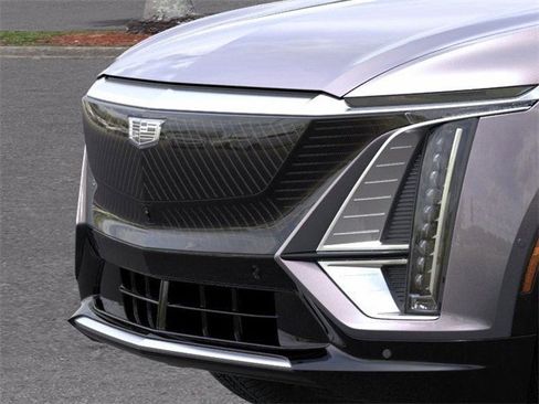 New 2026 Cadillac Lyriq Premium Luxury image 13