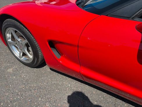 Used 1999 Chevrolet Corvette Coupe RWD image 11
