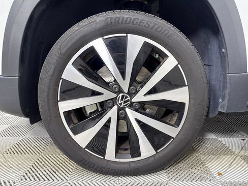 Used 2023 Volkswagen Taos SE FWD image 20