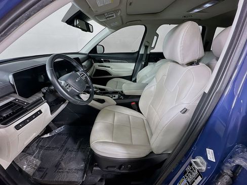 Used 2023 Kia Telluride EX w/ EX Captain's Chair Package image 16