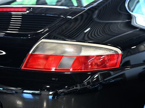 Used 2003 Porsche 911 Carrera RWD image 15