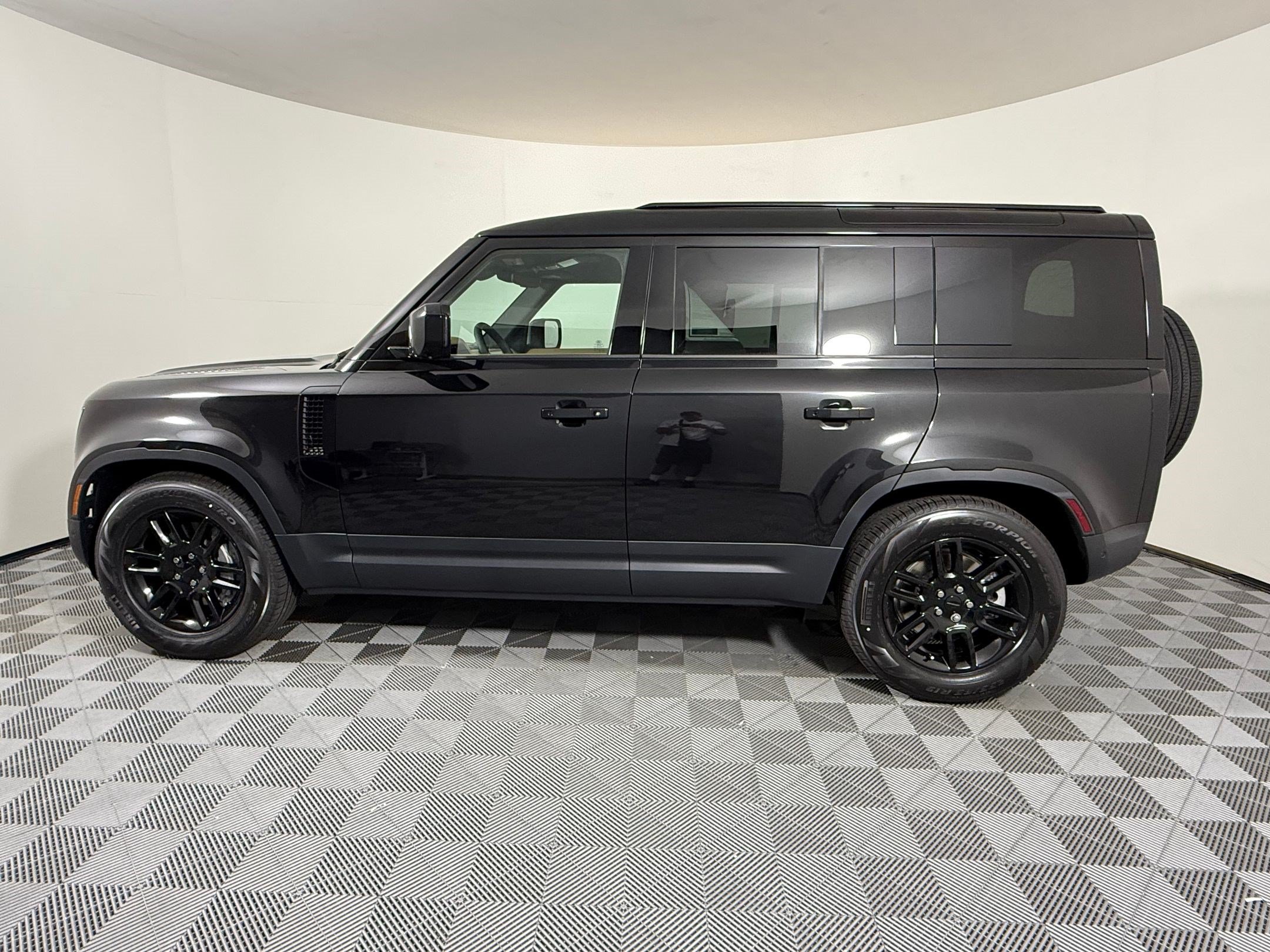 New 2026 Land Rover Defender 110 S AWD/4WD image 2