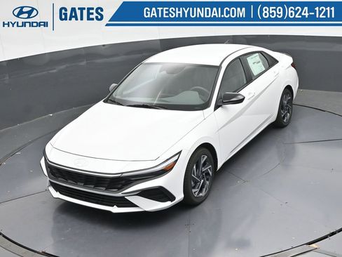 Used 2025 Hyundai Elantra Sport FWD image 52