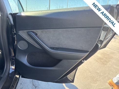 Used 2024 Tesla Model Y Performance image 12
