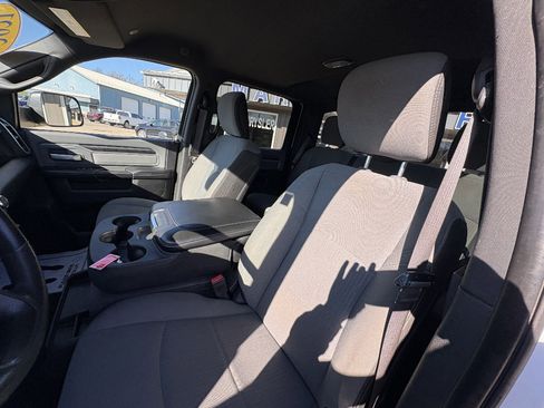 Used 2021 RAM 2500 Big Horn image 31