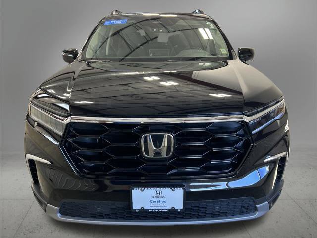 Certified 2025 Honda Pilot Touring image 10