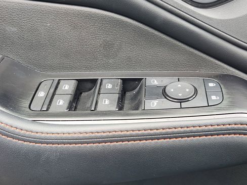 Used 2025 Nissan Rogue SV image 28