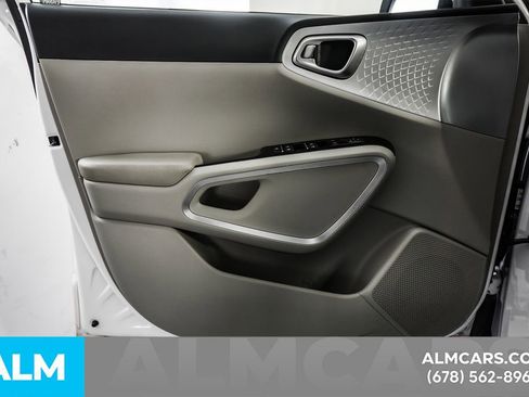 Used 2025 Kia Soul LX image 45