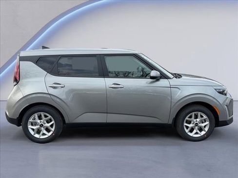 New 2025 Kia Soul LX image 2