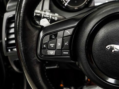 Used 2019 Jaguar F-TYPE Convertible image 30