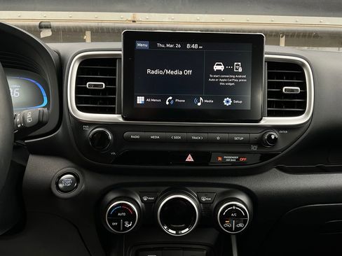 Used 2025 Hyundai Venue SEL image 26