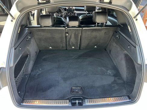 Used 2019 Mercedes-Benz GLC 300 w/ Premium Package image 19