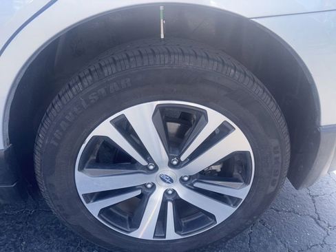 Used 2018 Subaru Outback 2.5i Limited AWD/4WD image 11