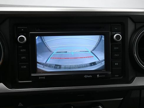 Used 2019 Toyota Tacoma SR5 AWD/4WD image 23