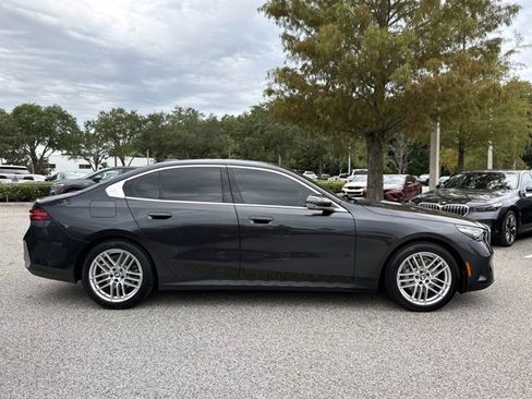Used 2025 BMW 530i xDrive AWD/4WD image 2