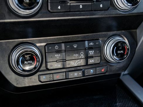 Used 2020 Ford F250 Platinum image 27