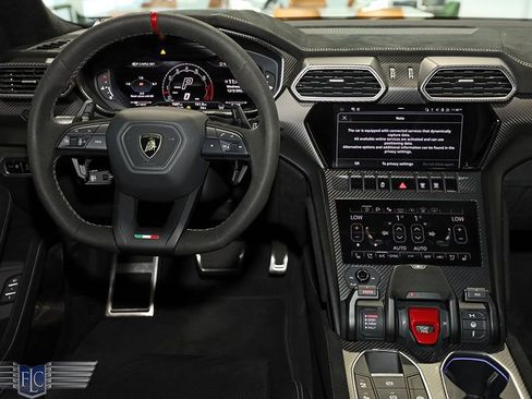 Used 2023 Lamborghini Urus Performante image 25