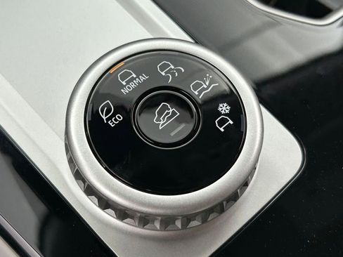 New 2026 Mitsubishi Outlander SE image 29