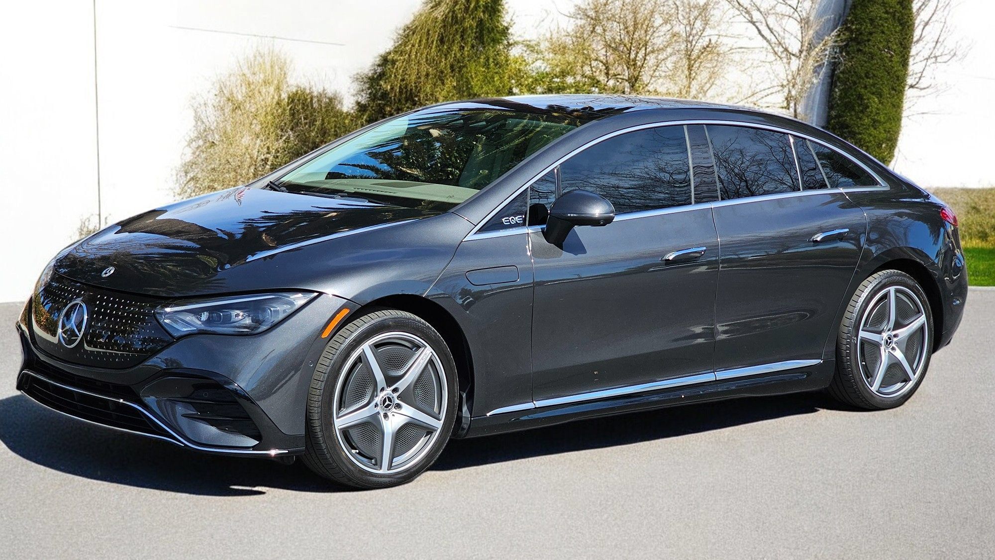 Used 2023 Mercedes-Benz EQE 500 4MATIC Sedan w/ Exclusive Trim Package image 7
