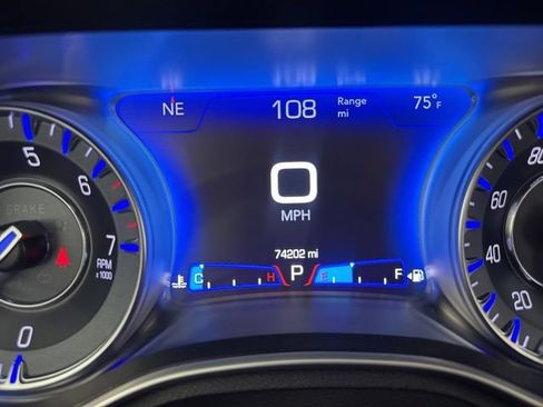 Used 2023 Chrysler 300 Touring AWD/4WD image 29