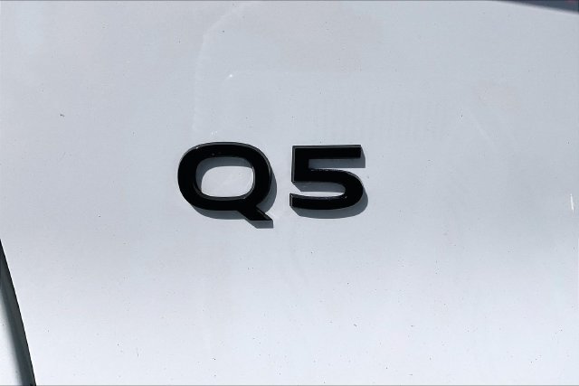 Used 2025 Audi Q5 Premium w/ Convenience Package AWD/4WD image 24