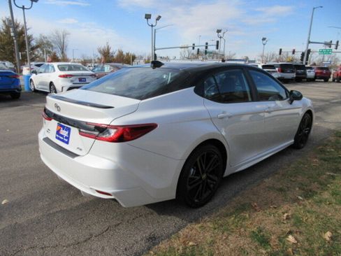Used 2025 Toyota Camry XSE image 7