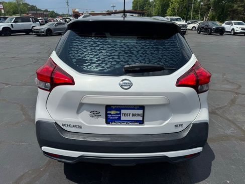 Used 2018 Nissan Kicks SR FWD image 4