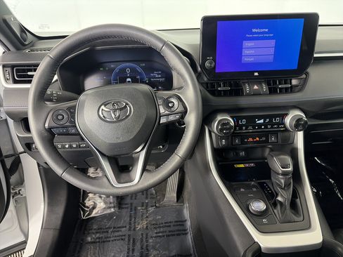 Used 2023 Toyota RAV4 XSE AWD/4WD image 10
