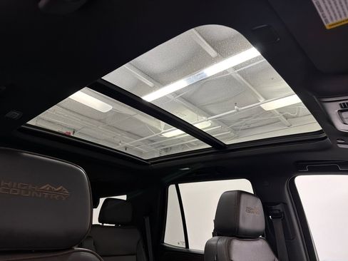 Used 2023 Chevrolet Tahoe High Country w/ Advanced Technology Package image 15