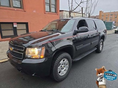 Used 2014 Chevrolet Suburban LS image 2