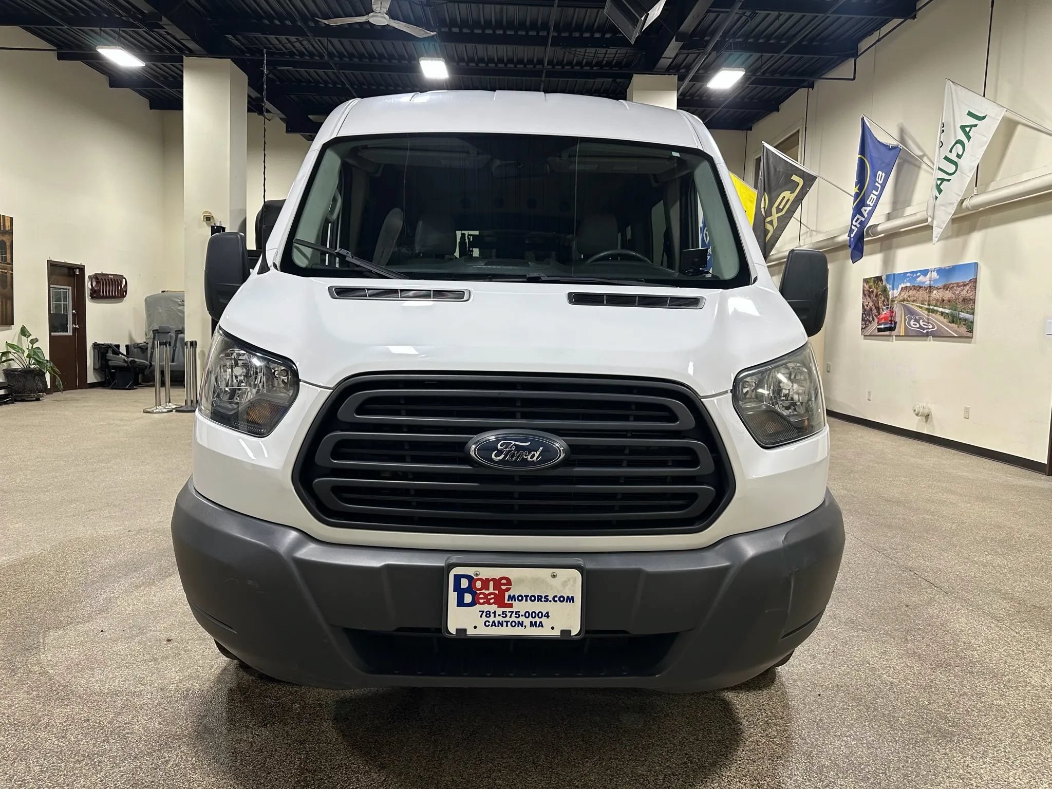 Used 2015 Ford Transit 250 148 Medium Roof RWD image 4