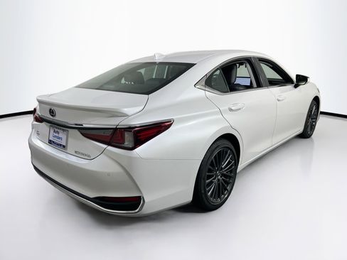 Used 2024 Lexus ES 300h w/ Premium Package image 5