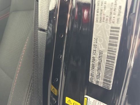 Used 2021 Jeep Gladiator Rubicon image 11