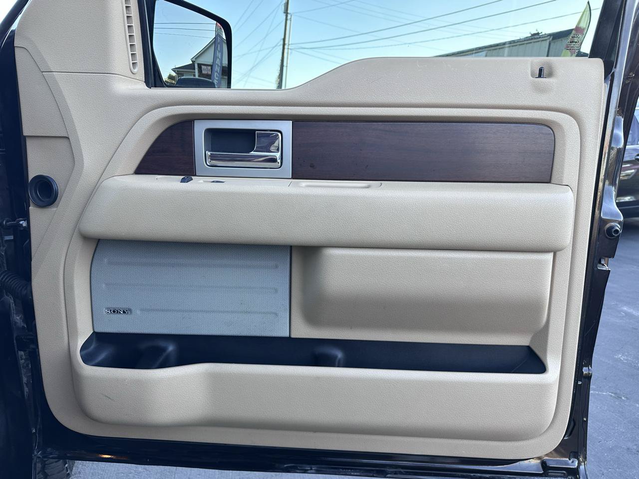 Used 2014 Ford F150 King Ranch w/ King Ranch Luxury Package AWD/4WD image 27