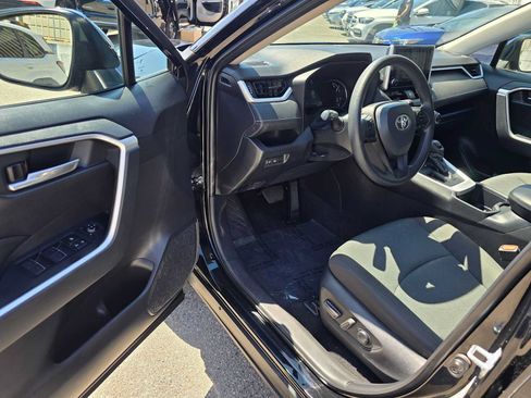 Used 2024 Toyota RAV4 XLE FWD image 19