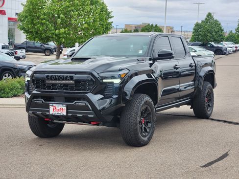 Used 2025 Toyota Tacoma TRD Pro AWD/4WD image 4