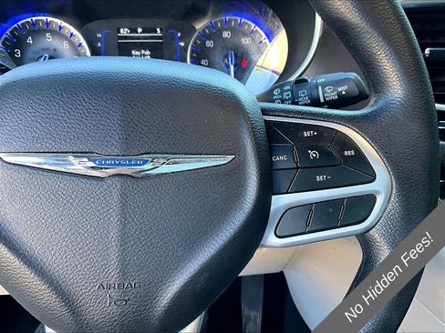 Used 2021 Chrysler Voyager Lxi FWD image 16