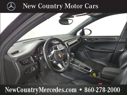 Used 2018 Porsche Macan image 13