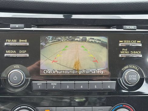 Used 2017 Nissan Rogue S FWD image 29