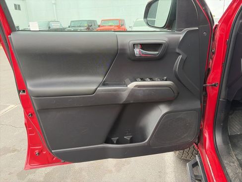 Used 2023 Toyota Tacoma TRD Off-Road w/ Technology Package image 13