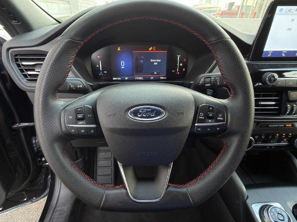 Used 2025 Ford Escape ST-Line FWD image 11