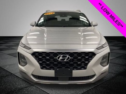 Used 2019 Hyundai Santa Fe SE image 2