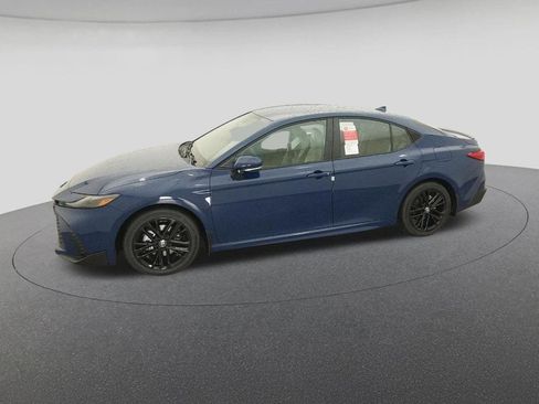 New 2026 Toyota Camry SE image 2