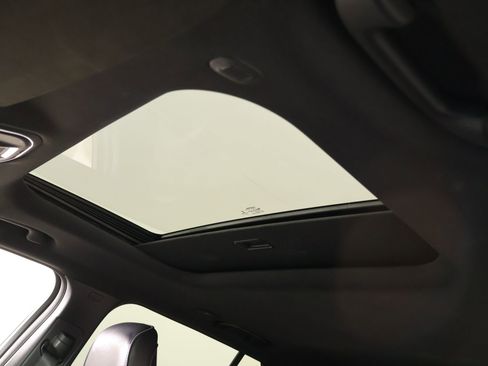 Used 2022 Jeep Grand Cherokee Altitude image 15