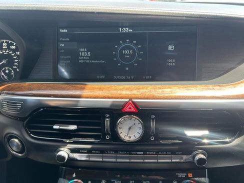 Used 2017 Genesis G90 3.3T Premium RWD image 12
