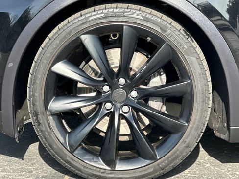 Used 2019 Tesla Model X Standard Range image 33