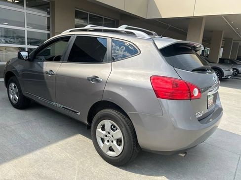 Used 2015 Nissan Rogue S w/ Convenience Package AWD/4WD image 4