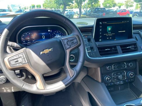 Used 2023 Chevrolet Suburban High Country AWD/4WD image 7